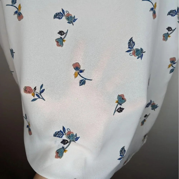 LOFT White With Floral Design Short Sleeve Swoop Neck Blouse Medium Women - Picture 4 of 8